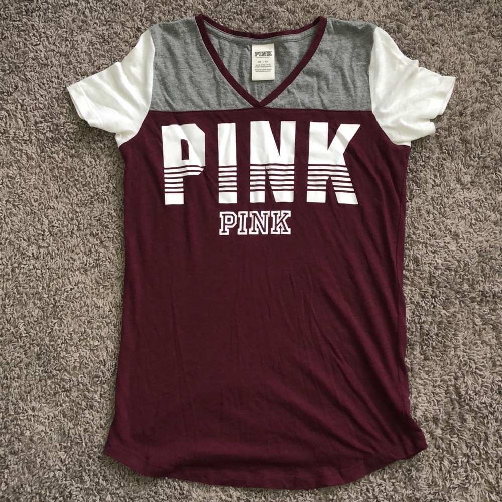 VS PINK SHORT SLEEVE T-SHIRT